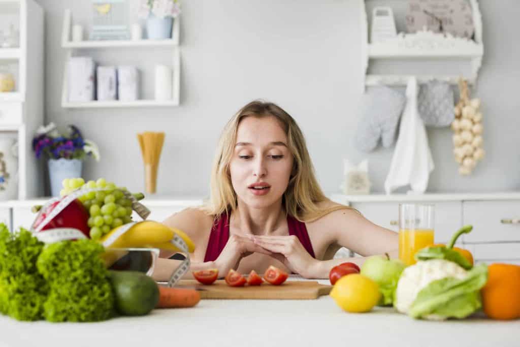 Você sabe como fazer reeducação alimentar Veja como começar See